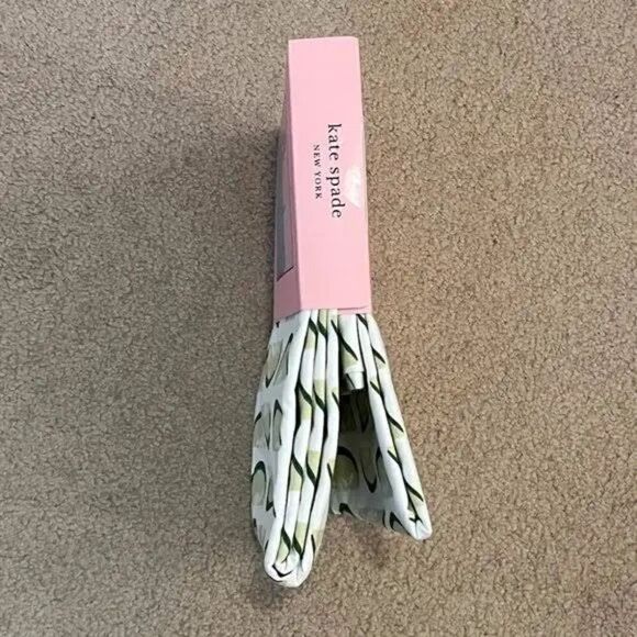 KATE SPADE CUCUMBER SHOWER CURTAIN - Picture 9 of 9